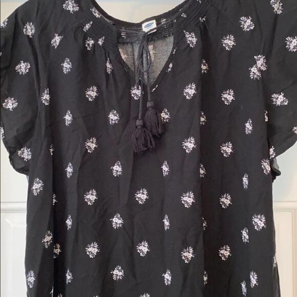 Old Navy Black Ruffled Sleeve Dress - Picture 3 of 7